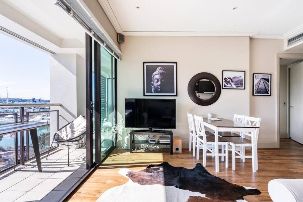 شقة Luxury Waterfront Nest Above Viaduct Harbour أوكلاند المظهر الخارجي الصورة